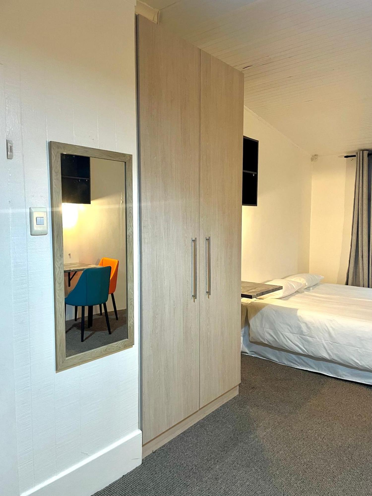 Cosy Richmond Hill Retreat Hotel Port Elizabeth Exterior photo